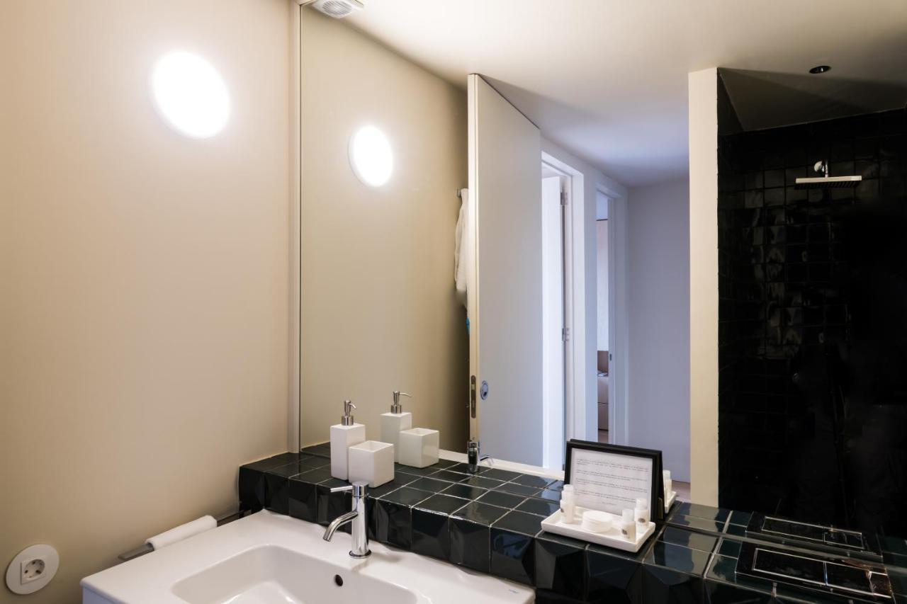Casas Na Portuguesa - Bica Chiado Apartment Lisbon Luaran gambar